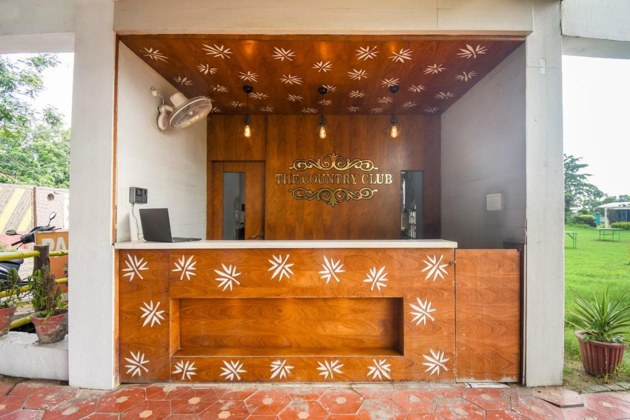 Oyo 47464 Hotel The Country Club Bilāspur Extérieur photo
