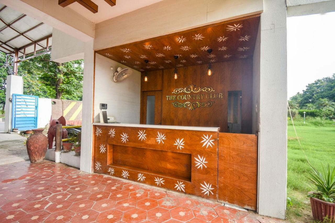 Oyo 47464 Hotel The Country Club Bilāspur Extérieur photo