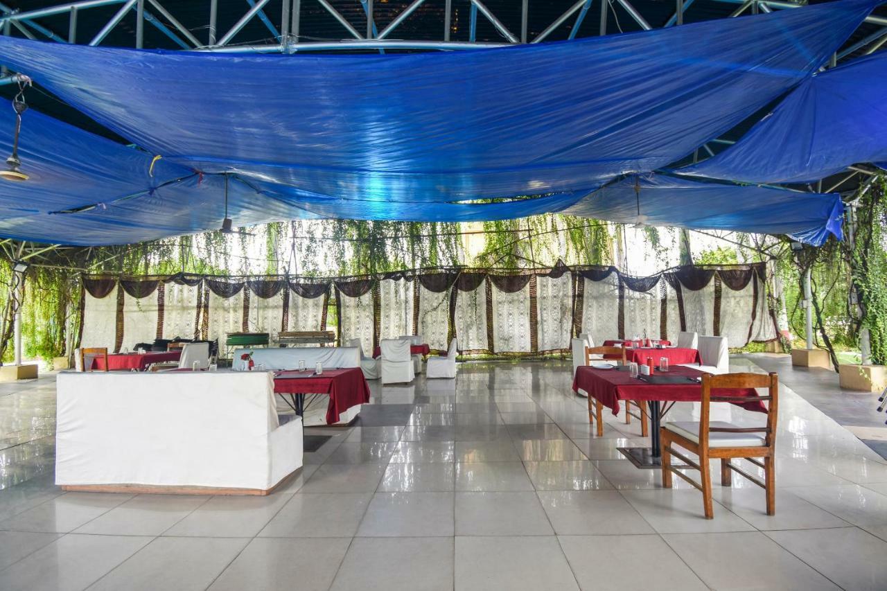 Oyo 47464 Hotel The Country Club Bilāspur Extérieur photo