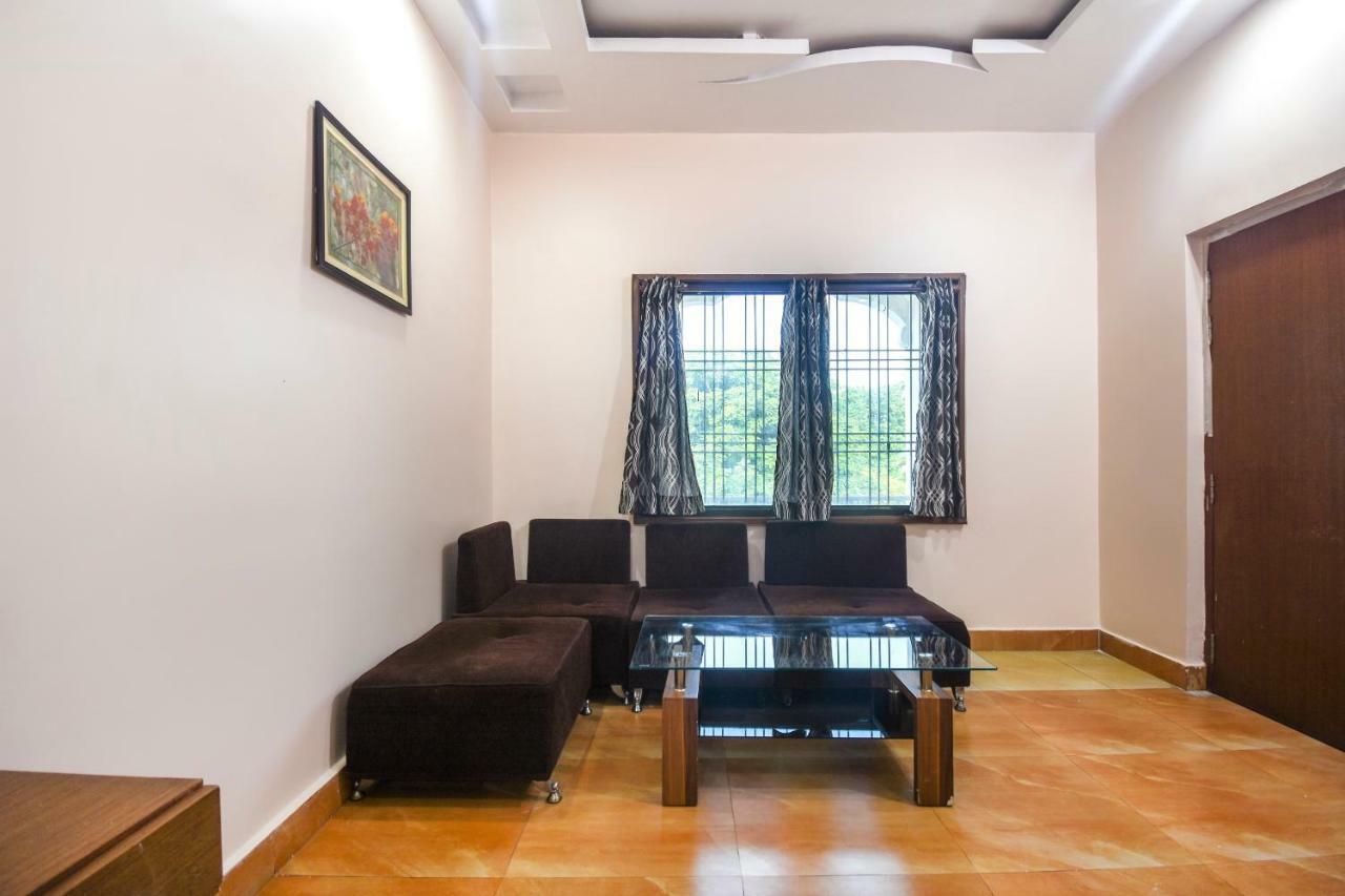 Oyo 47464 Hotel The Country Club Bilāspur Extérieur photo
