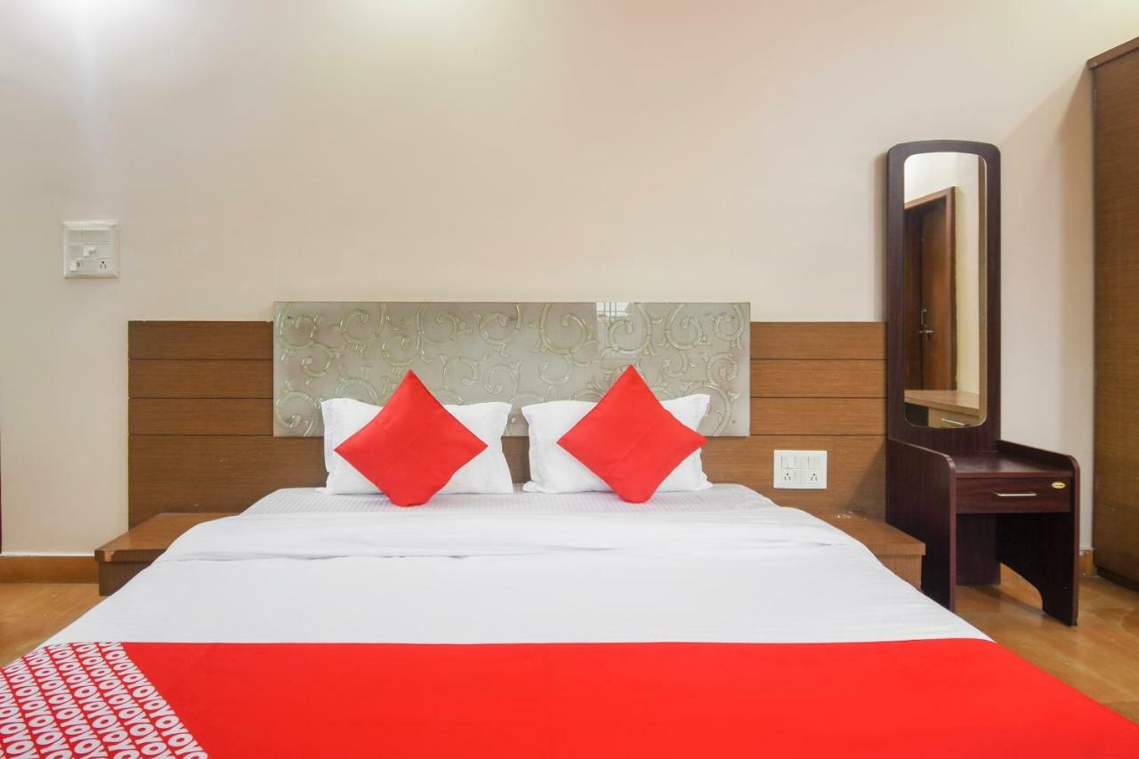 Oyo 47464 Hotel The Country Club Bilāspur Extérieur photo