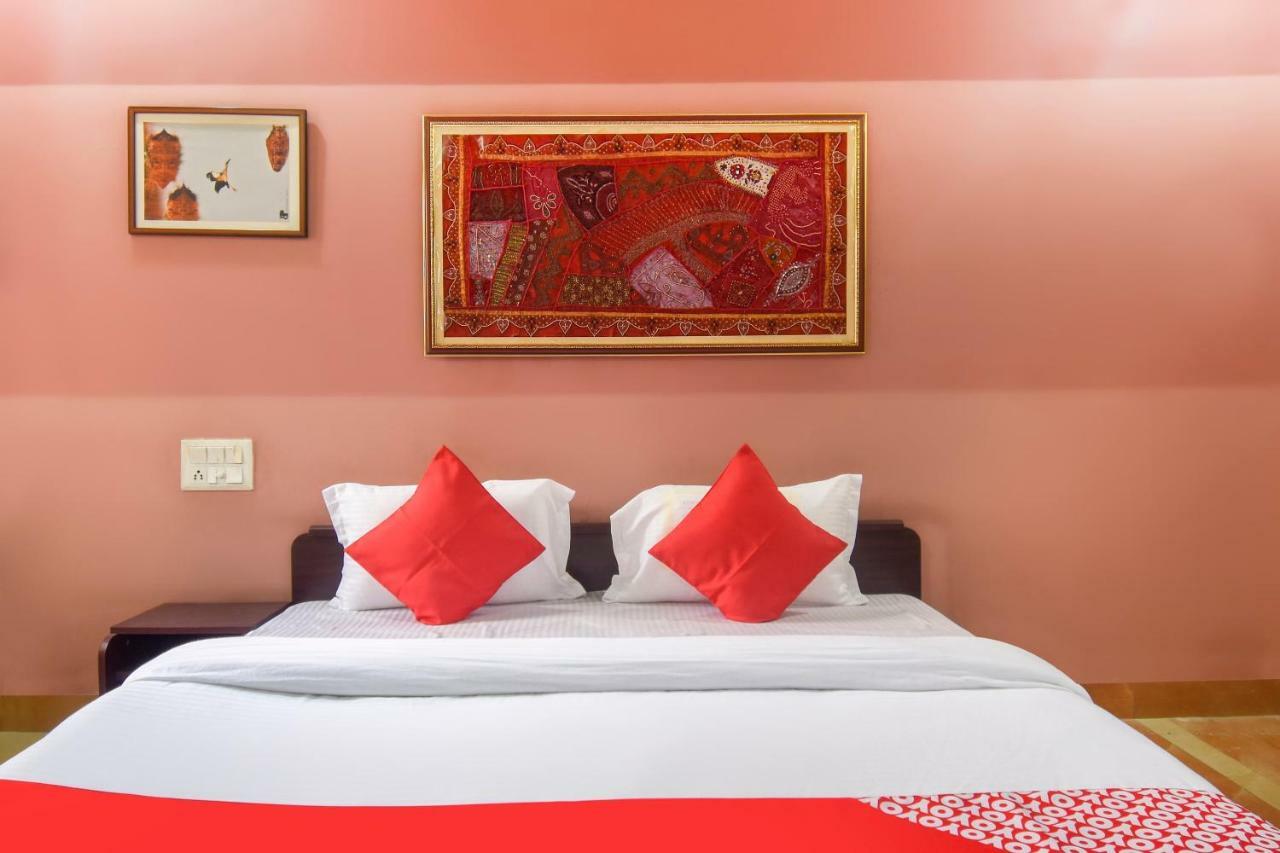 Oyo 47464 Hotel The Country Club Bilāspur Extérieur photo